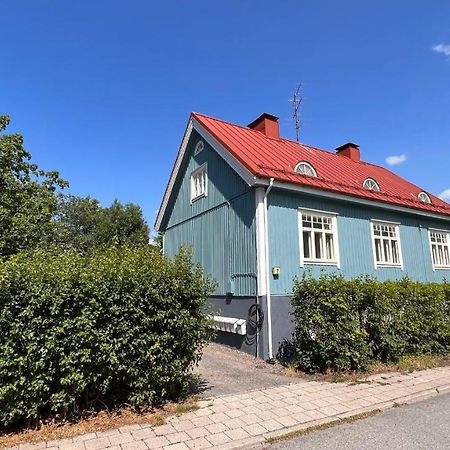 Tunnelmallinen Puutalohuoneisto. 图尔库 外观 照片